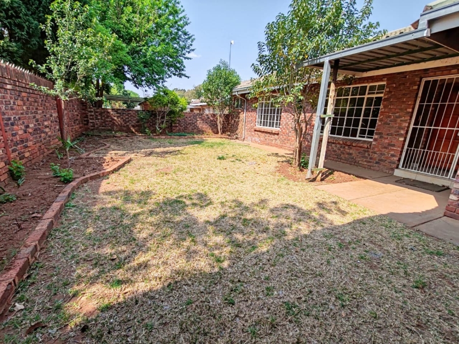 3 Bedroom Property for Sale in Kannoniers Park North West